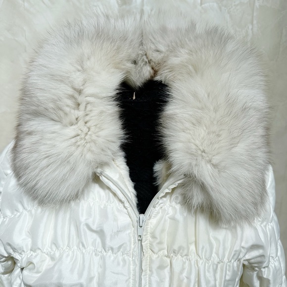 Barely Worn Dino Gaspari Ruched White Jacket.  Detachable Collar and Vest - Picture 3 of 7